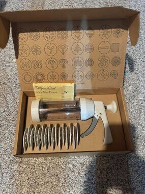 Pampered Chef Cookie Press - new